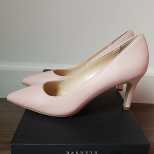 NIB Barneys New York Women's Italian Shoes NUDE Leather Pumps Size: 6